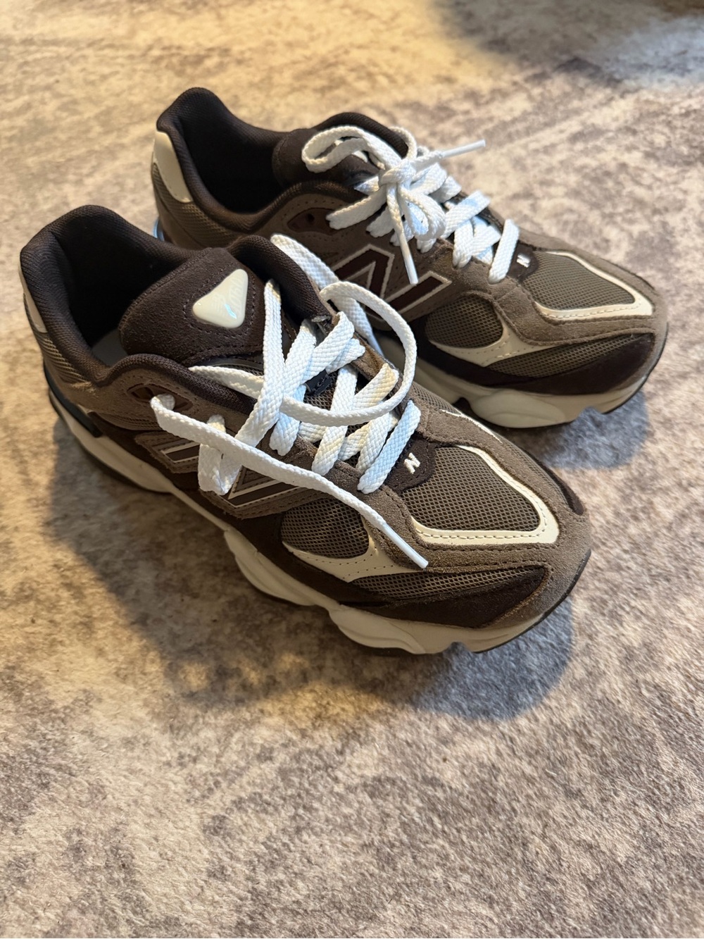 New Balance 9060 Women's Brown and Cream Lace-Up Sneakers size Youth 5